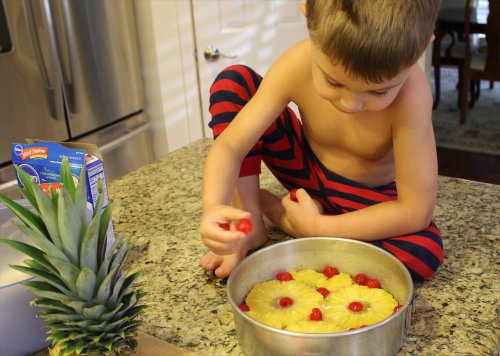 Pineapple PSD Cake - Care is taken