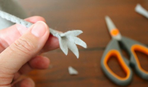 Felt Mouse Tutorial - Hands - Trim Triangles Out to form Fingers