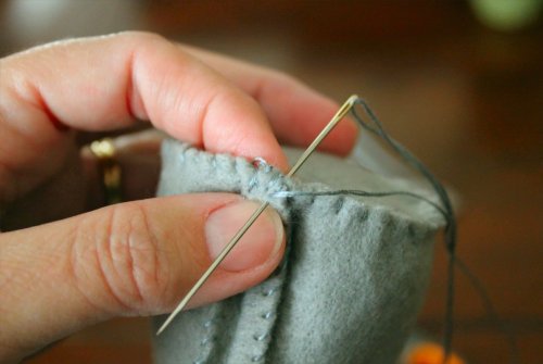 Felt Mouse Tutorial - Tail - Line Up Tail w Base - Tail Pointing to Head