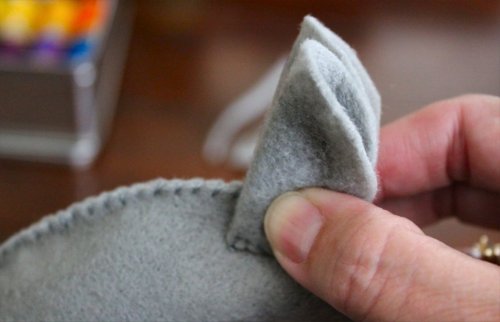 Felt Mouse Tutorial - To Place 2nd Ear - Line Up with First