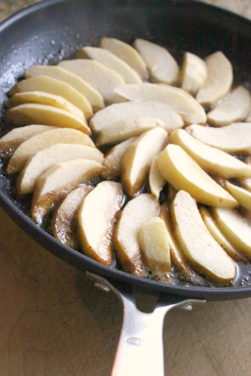 Baked Apple Pancake - Apples in Caramelized Butter & Sugar
