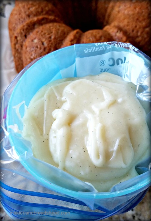 vanilla-wafer-cake-frosting-in-the-bag